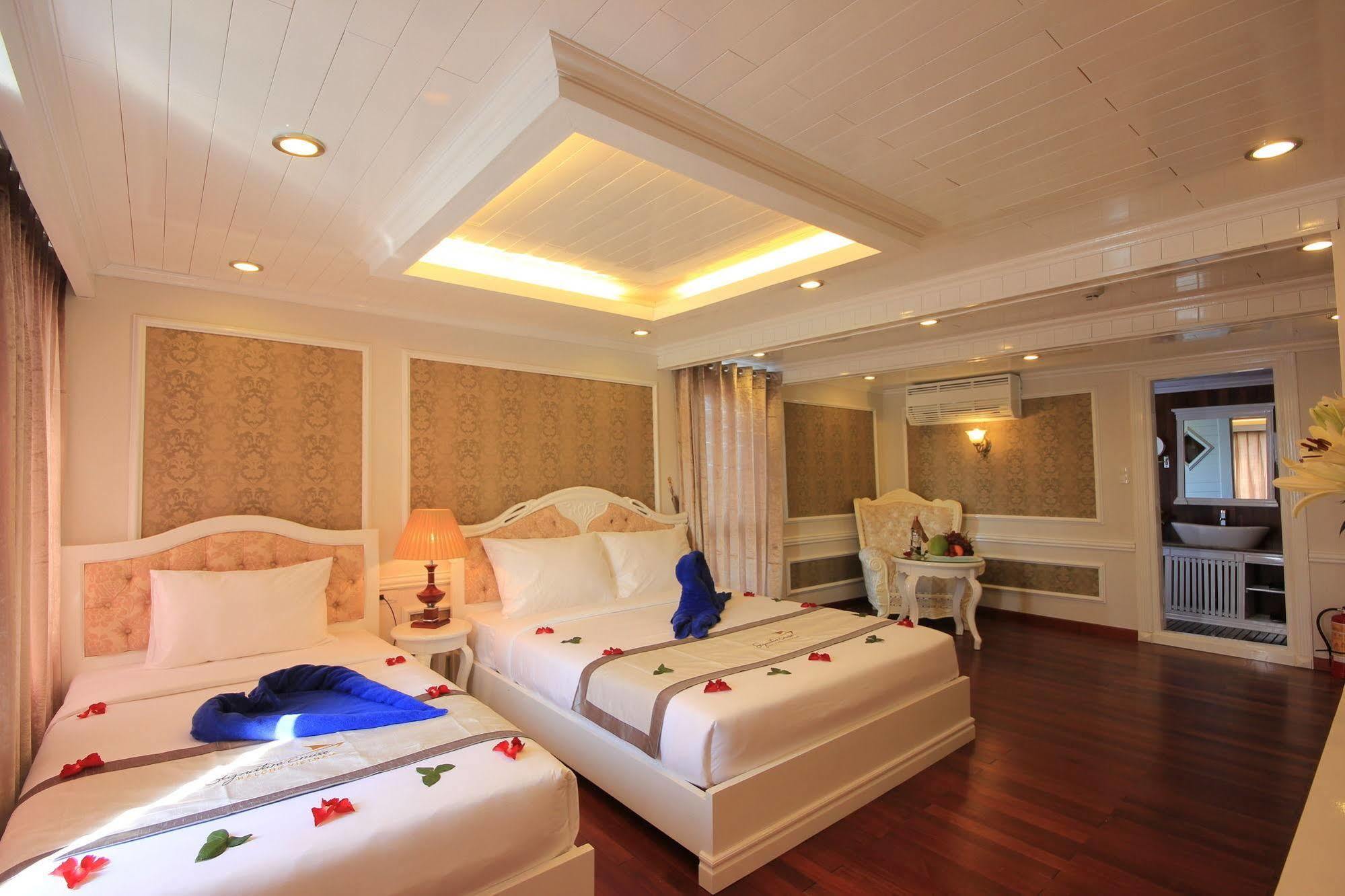 Signature Halong Cruise ฮาลอง ภายนอก รูปภาพ