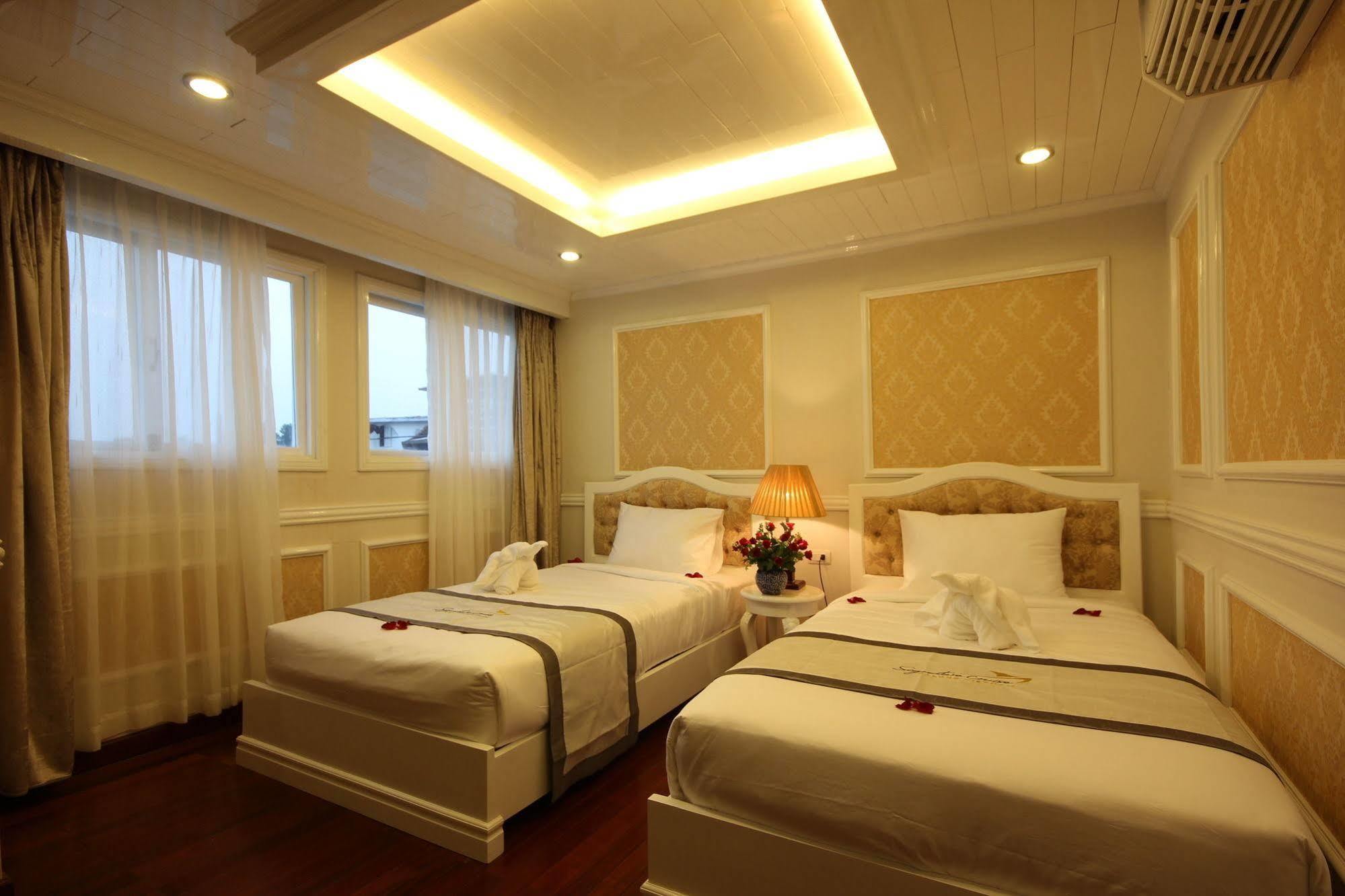 Signature Halong Cruise ฮาลอง ภายนอก รูปภาพ